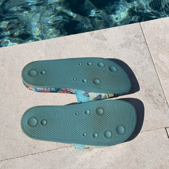 Johnny Was Costa Azul Butterfly Pool Slides Sandal 8M - Picture 5 of 10